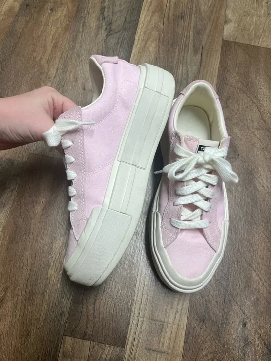 Converse - Picture 3 of 7